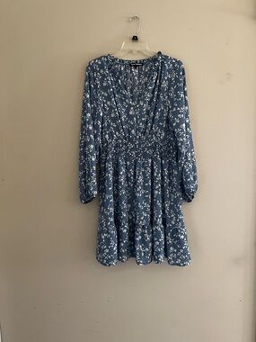 Steve Madden Size LARGE Slate Blue White Floral Long Sleeve Smocked Dress
